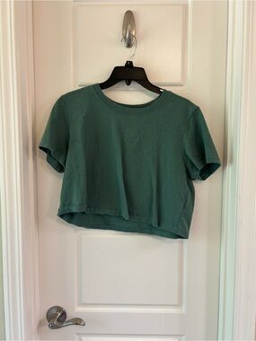 Urban outfitters Women's Dark Green Cropped Crewneck Tee